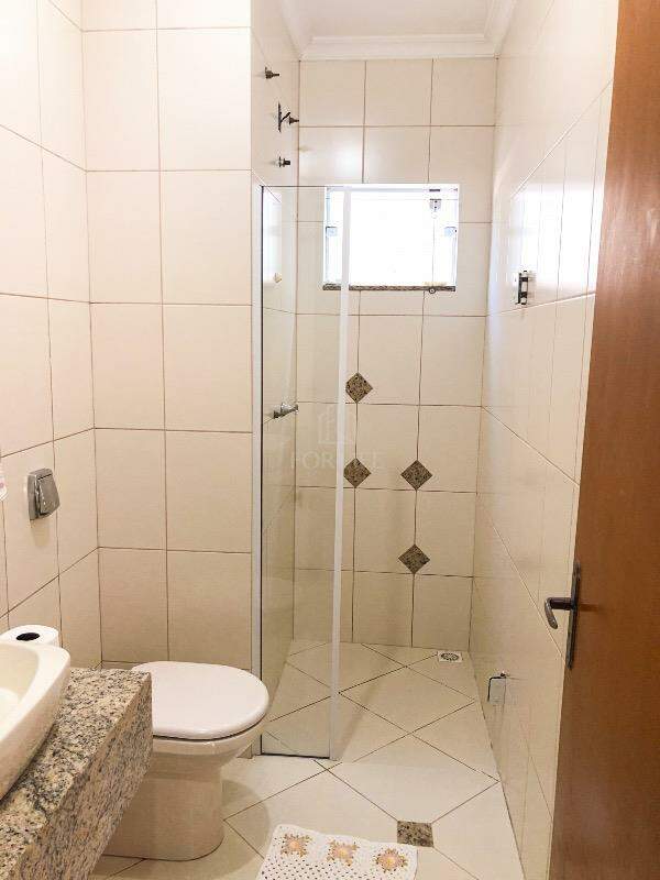Casa à venda no Coloninha: 