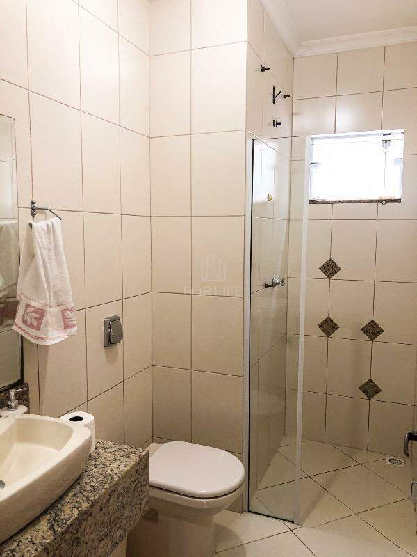 Casa à venda no Coloninha: 