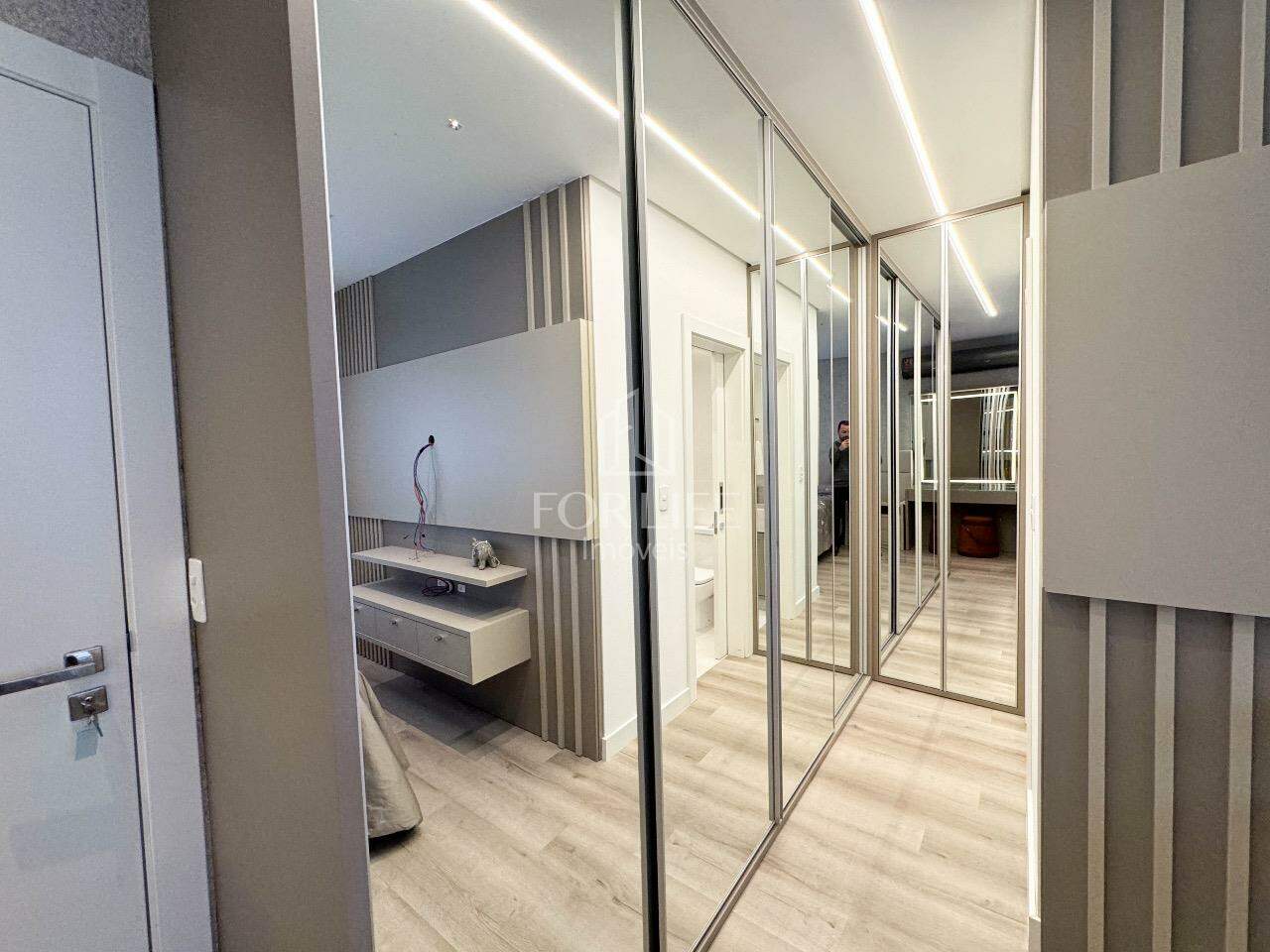 Apartamento à venda no Coloninha: 