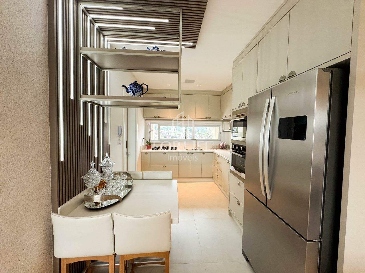 Apartamento à venda no Coloninha: 