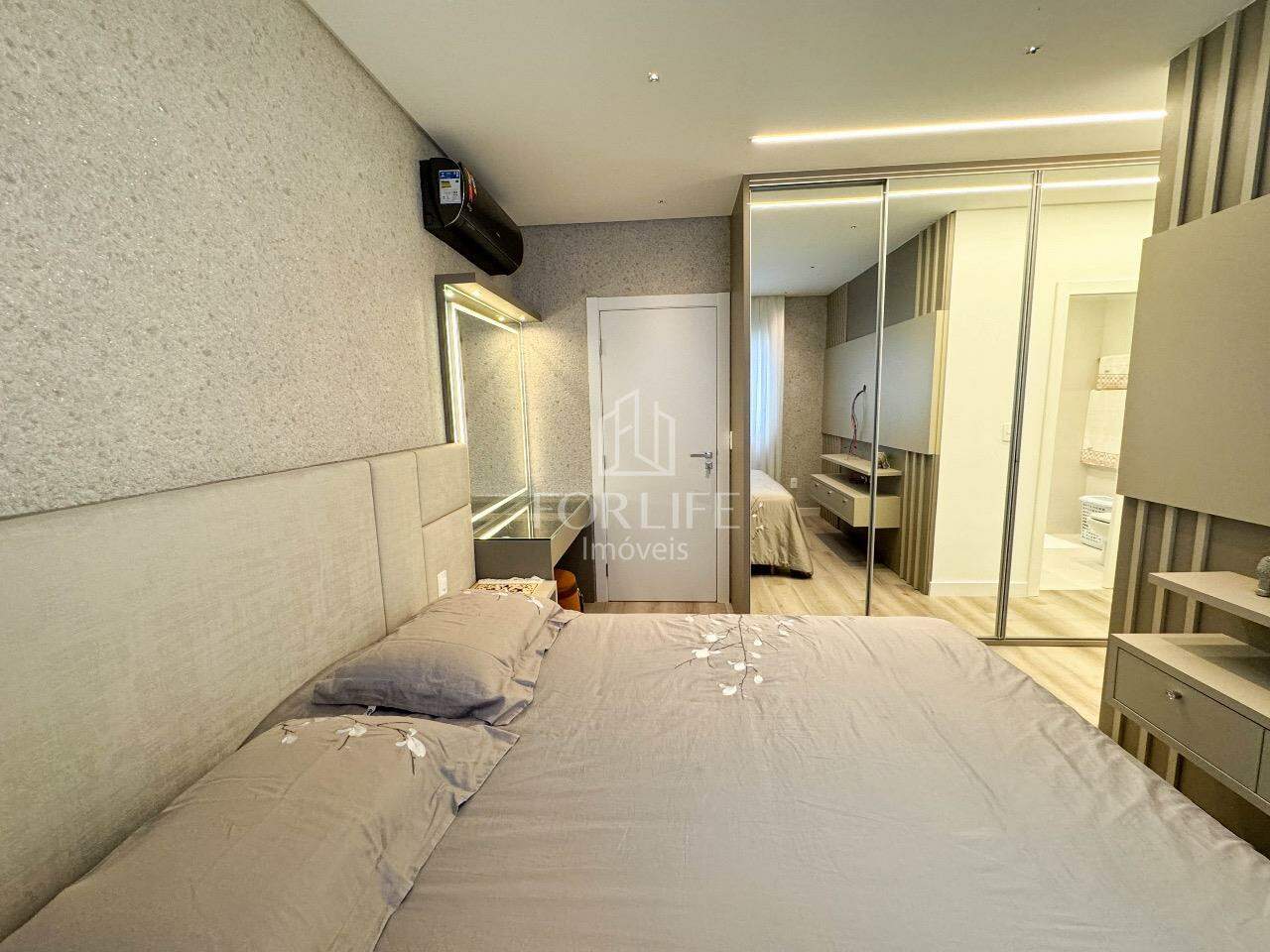 Apartamento à venda no Coloninha: 