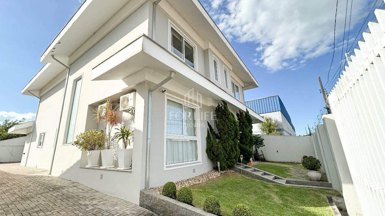 Casa à venda no Coloninha: 