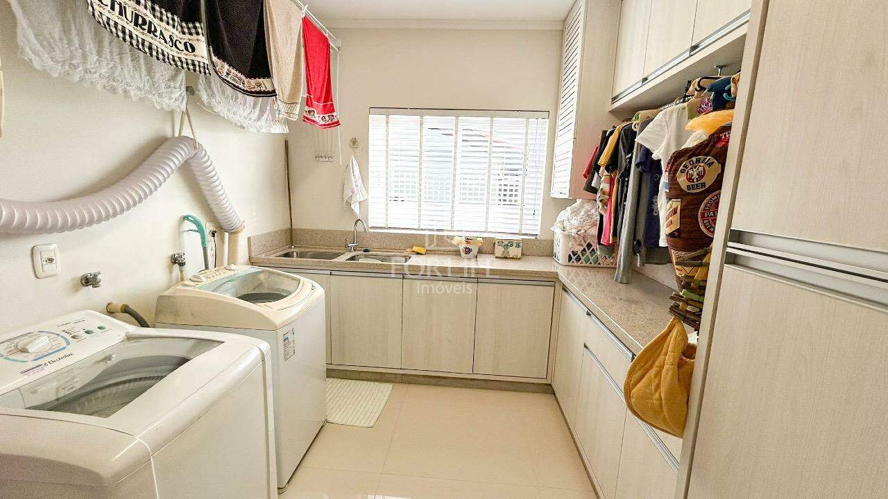 Casa à venda no Coloninha: 