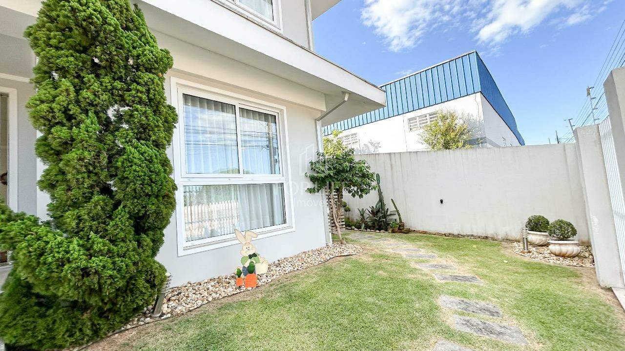 Casa à venda no Coloninha: 