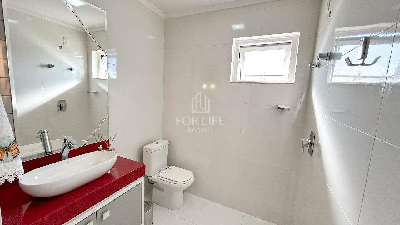 Casa à venda no Coloninha: 