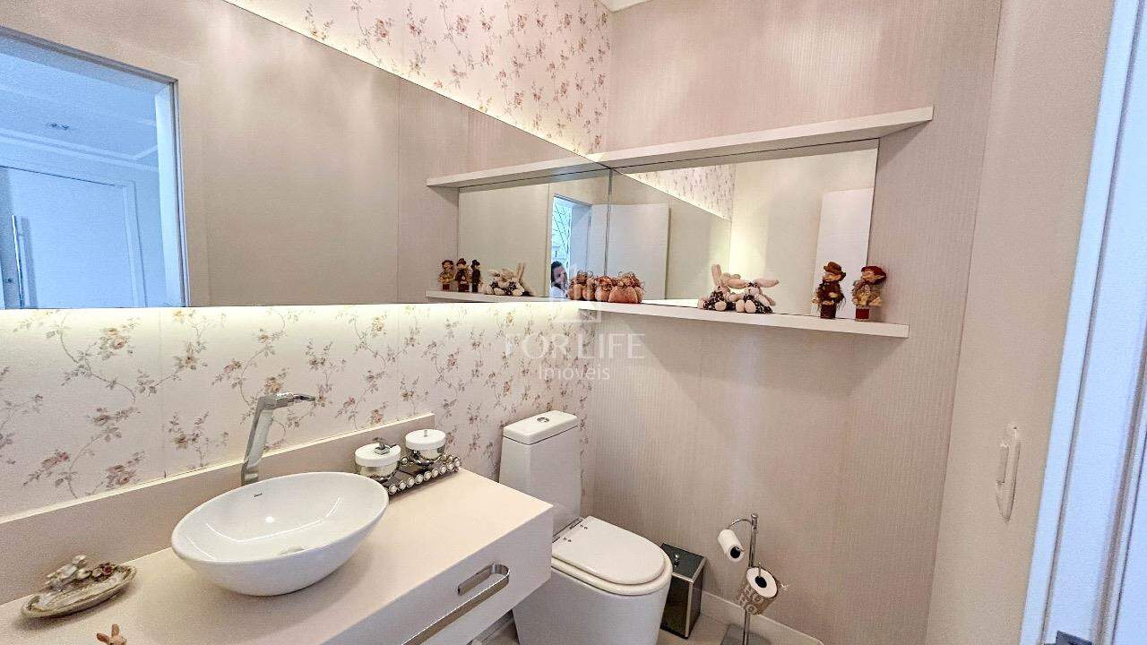 Casa à venda no Coloninha: 