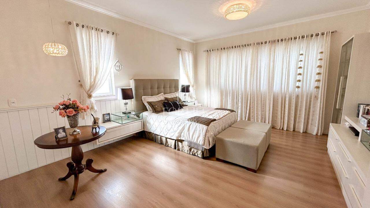 Casa à venda no Coloninha: 