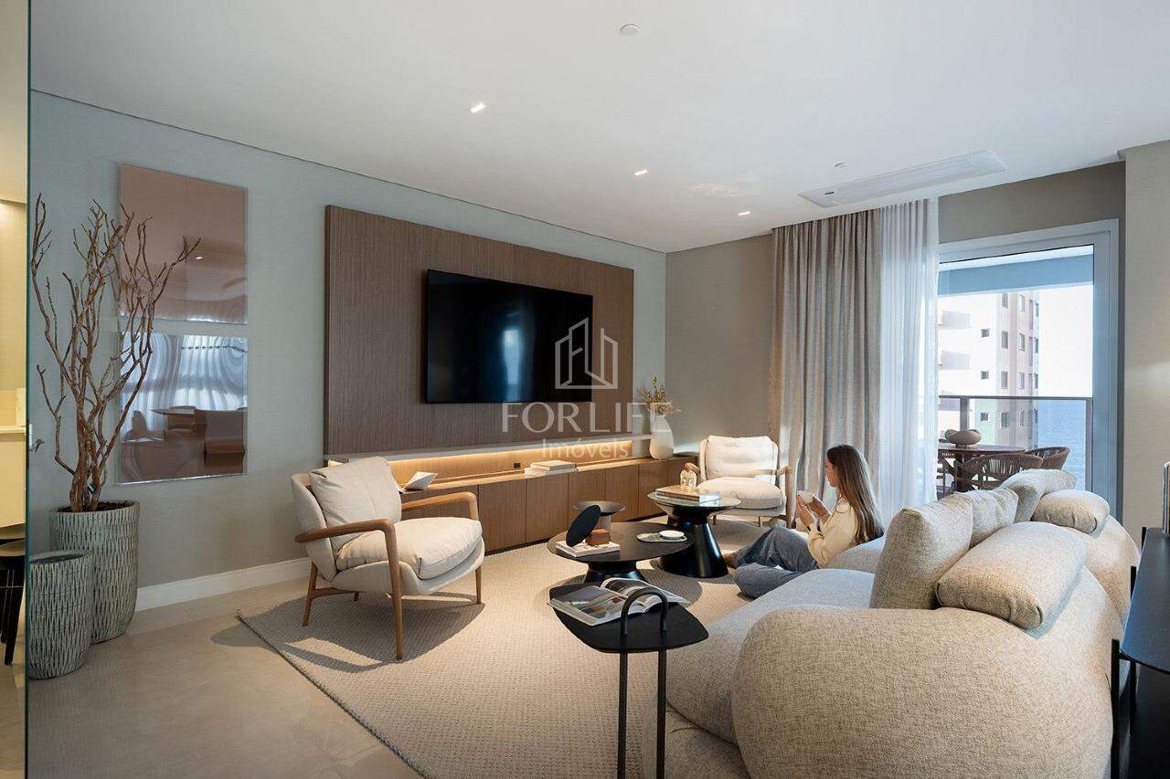 Apartamento à venda no Meia Praia: 