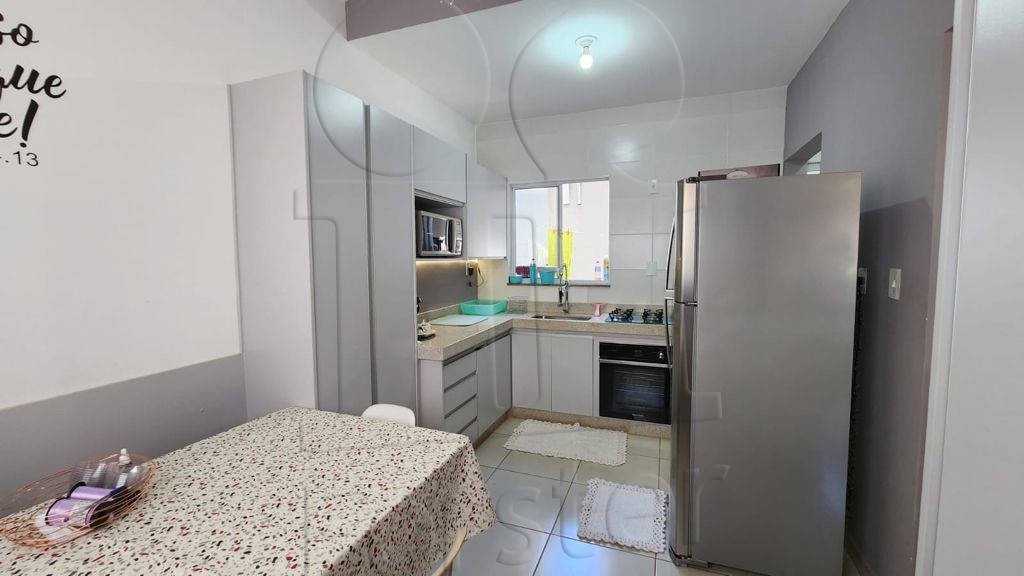 CASA EM CONDOMINIO à venda no Geada: Foto