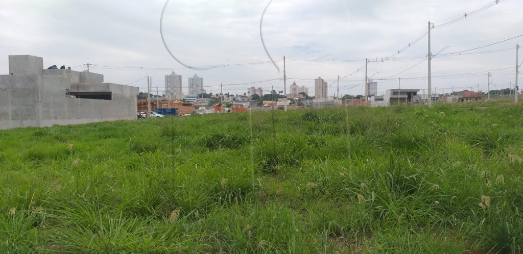 TERRENO à venda no Terras de São Bento III: Foto 01