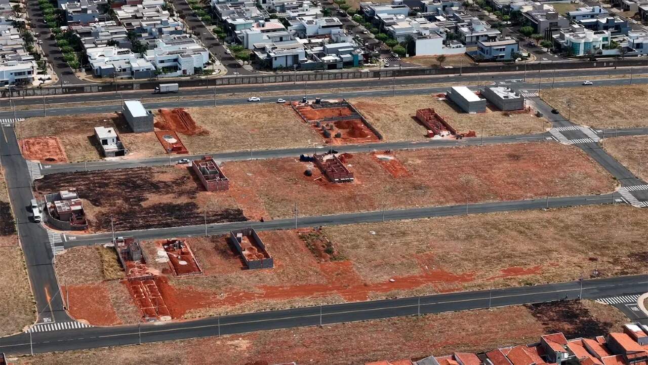 Lote à venda no JARDIM WALTER LÚCIO PECCININI: 