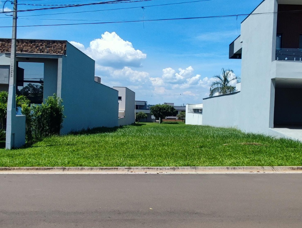 Lote em condomínio à venda no Condomínio Damha : Lote com excelente topográfica. 
