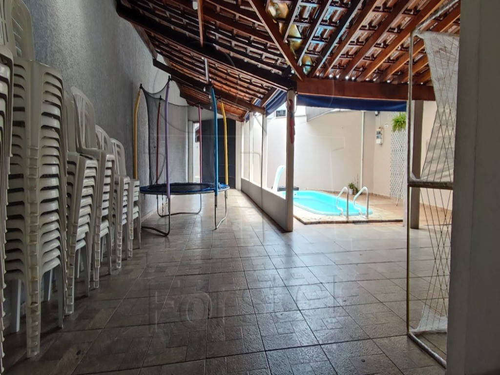 Casa à venda no JARDIM RESIDENCIAL ROSEIRA: Salão