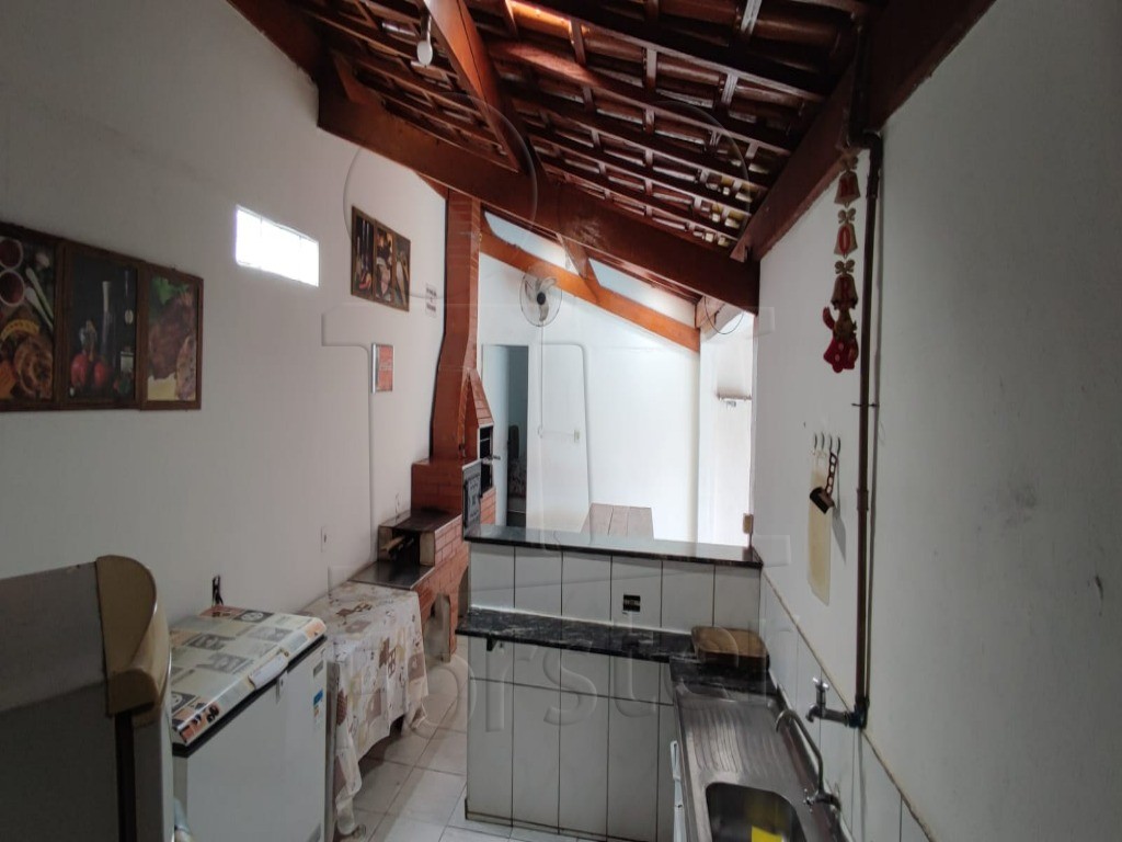 Casa à venda no JARDIM RESIDENCIAL ROSEIRA: Churrasqueira