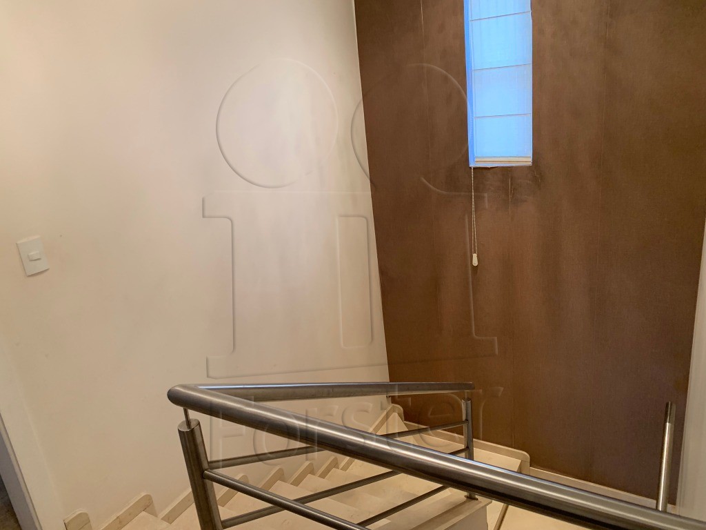 CASA EM CONDOMINIO à venda no RESIDENCIAL VILLA DO SOL: Escada