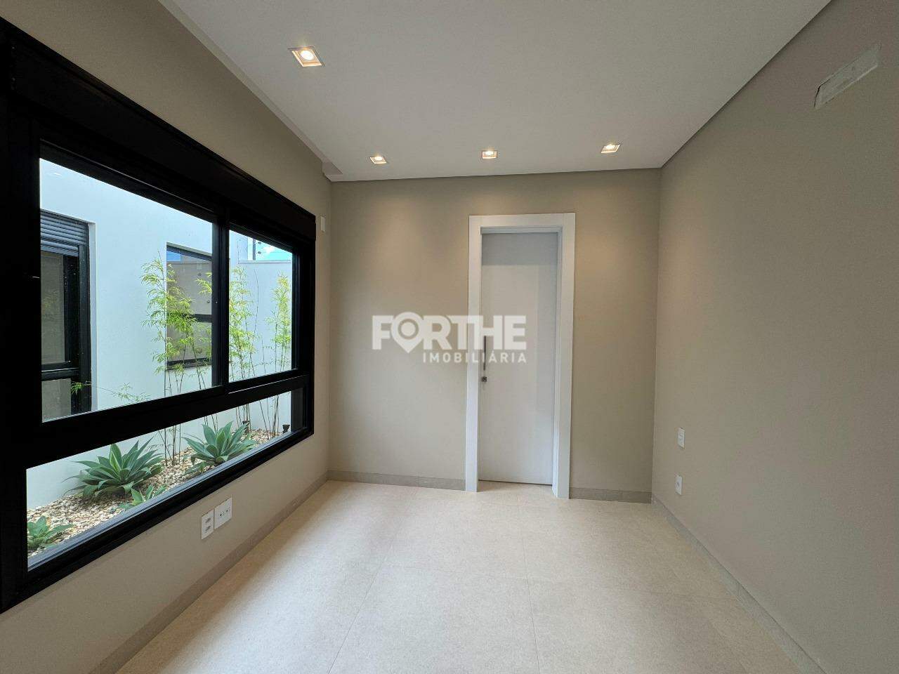 Casa à venda no Colinas Tropical: 