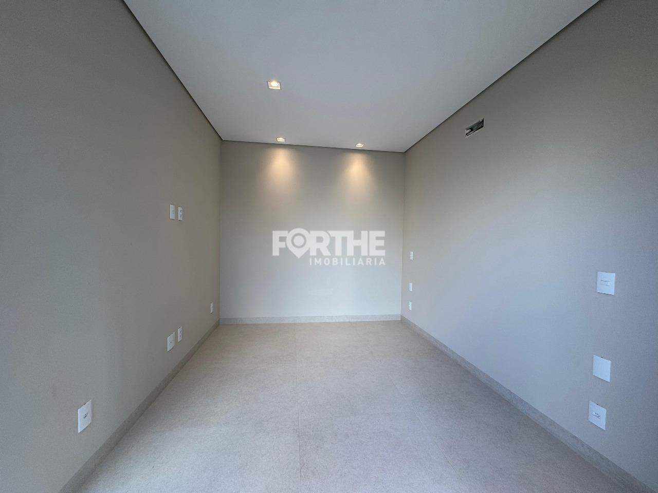 Casa à venda no Colinas Tropical: 