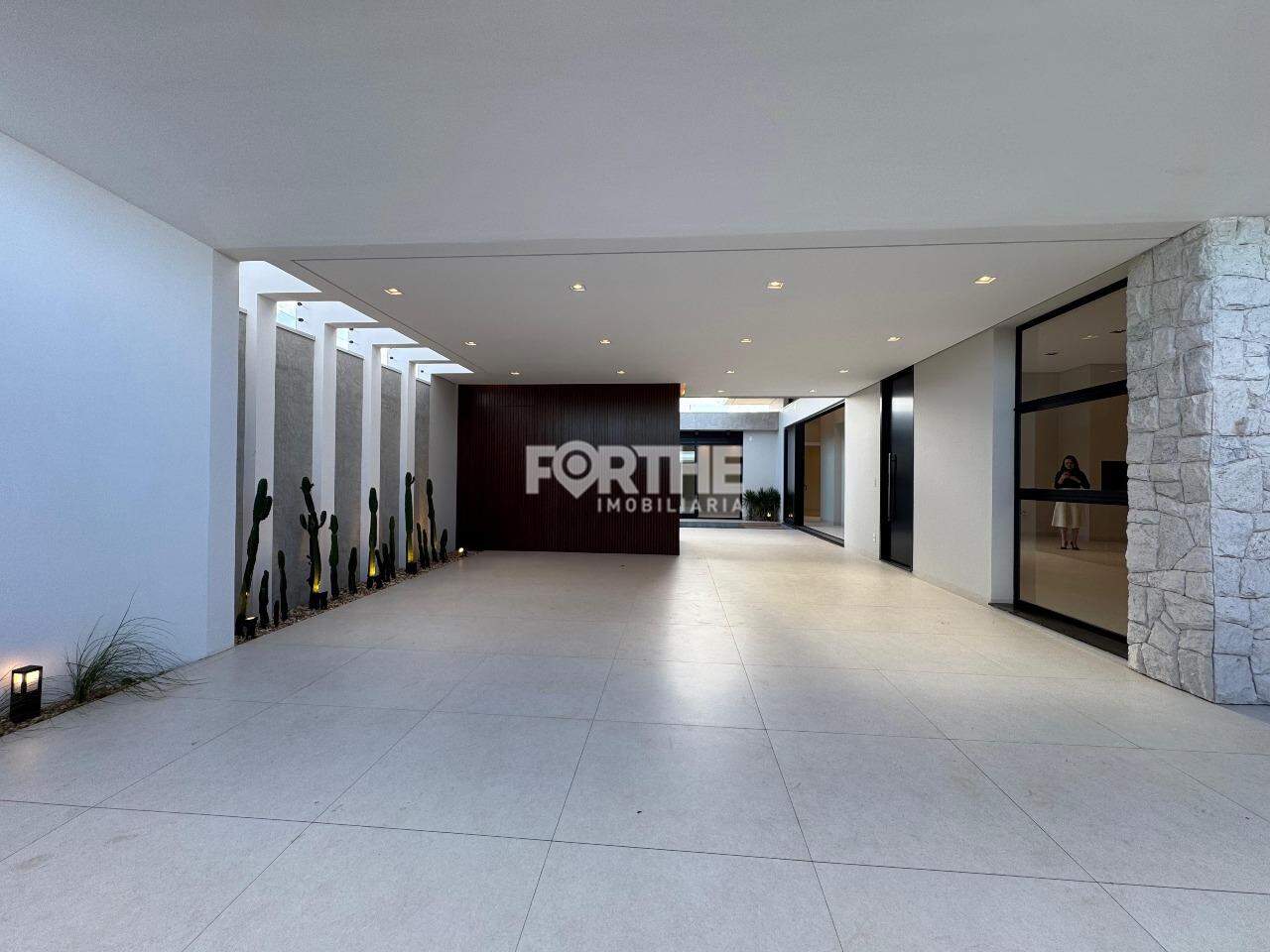 Casa à venda no Colinas Tropical: 