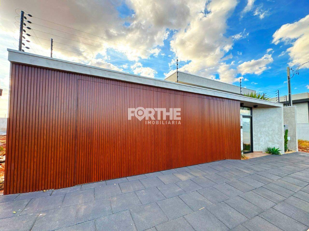 Casa à venda no Colinas Tropical: 