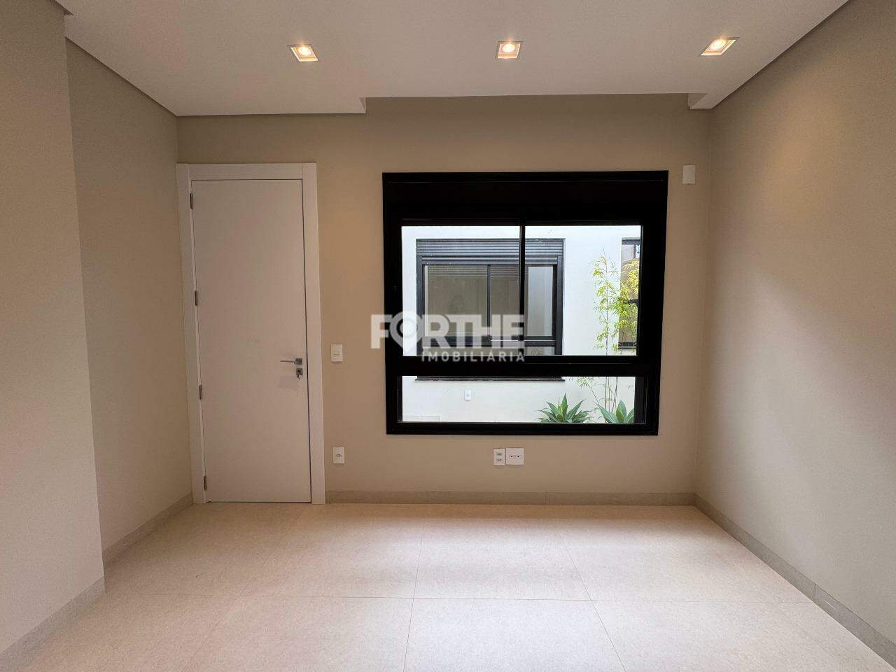 Casa à venda no Colinas Tropical: 