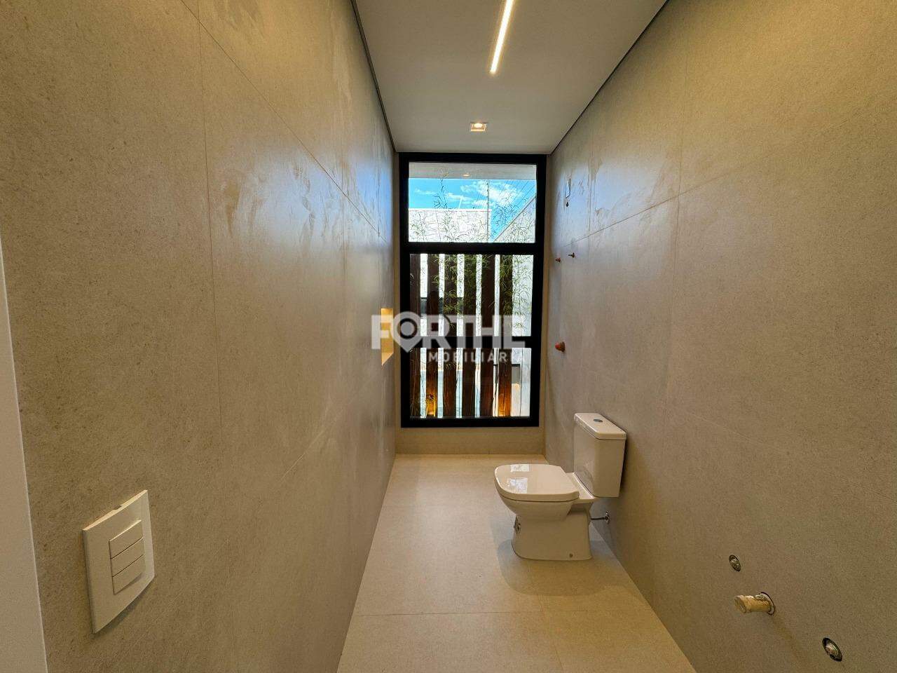 Casa à venda no Colinas Tropical: 