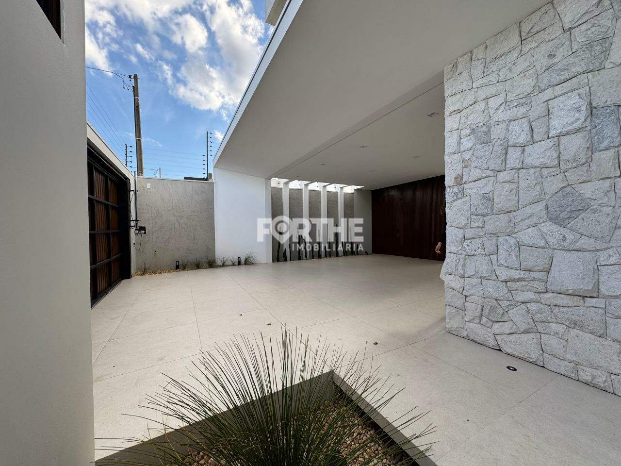 Casa à venda no Colinas Tropical: 