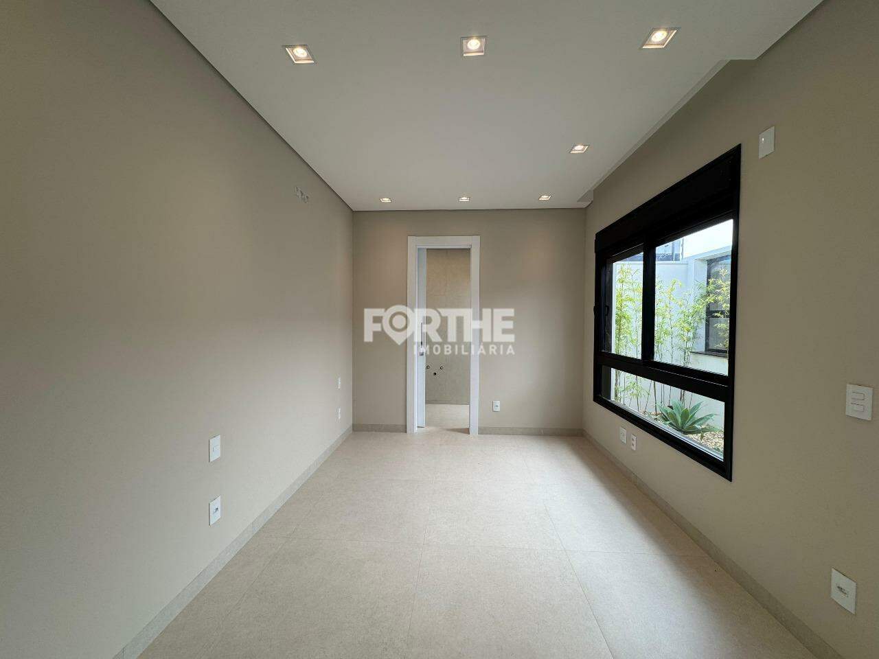 Casa à venda no Colinas Tropical: 