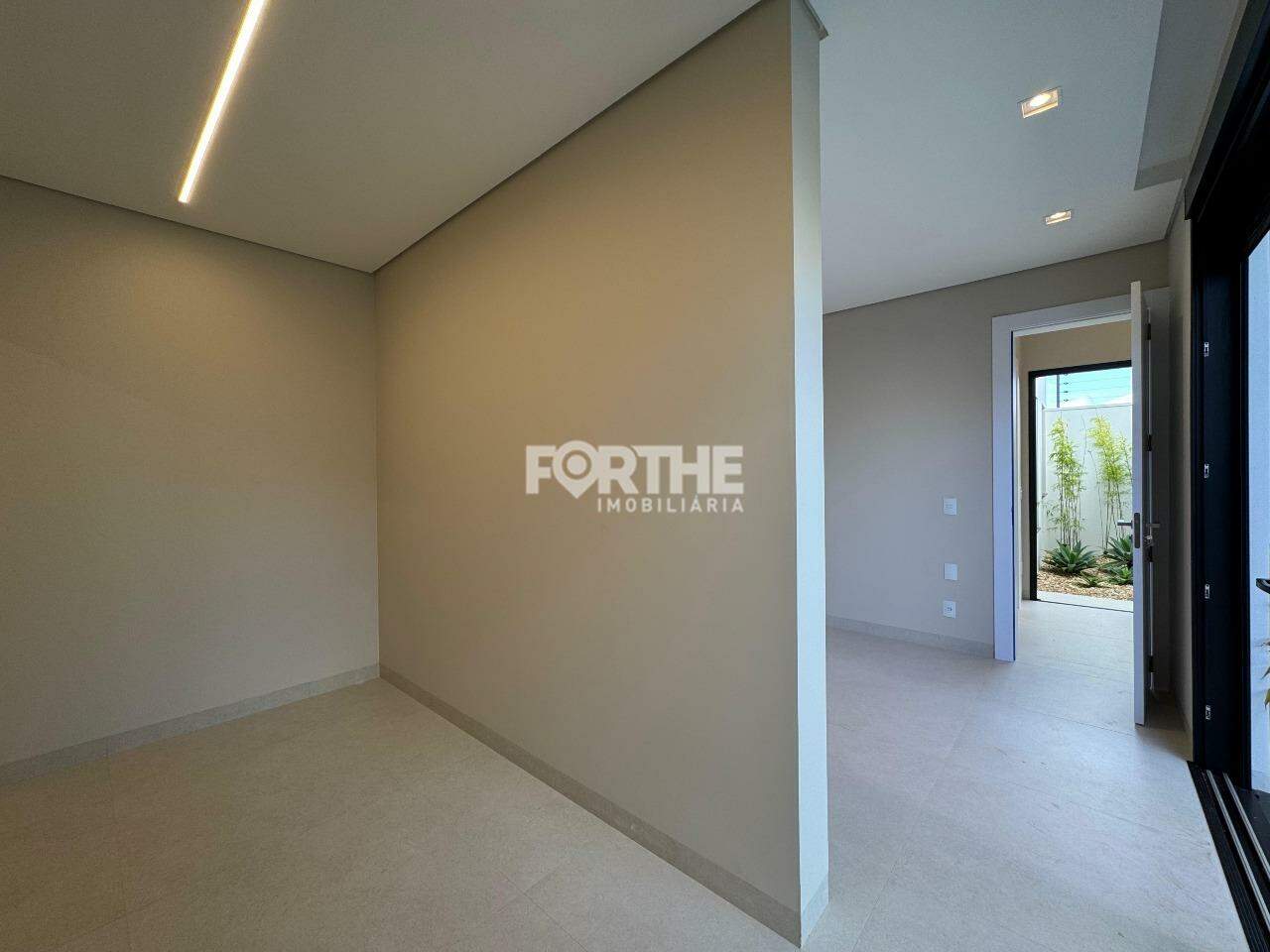 Casa à venda no Colinas Tropical: 