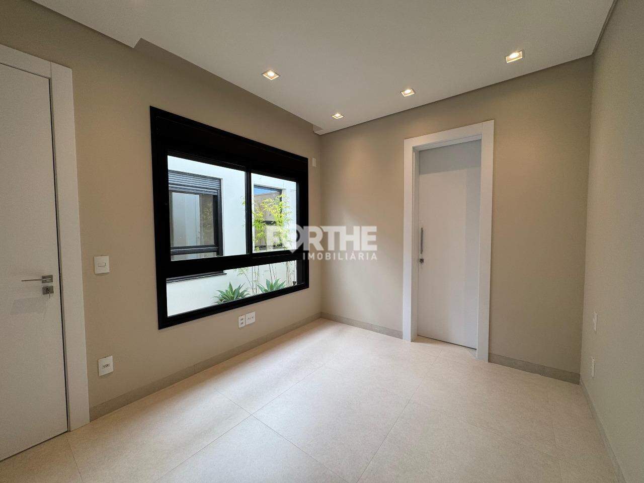 Casa à venda no Colinas Tropical: 