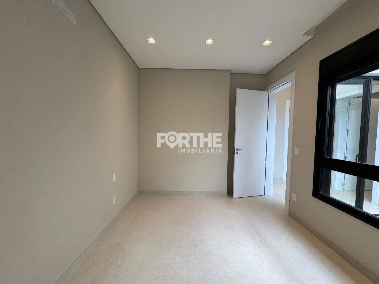 Casa à venda no Colinas Tropical: 