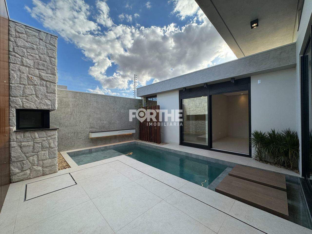 Casa à venda no Colinas Tropical: 