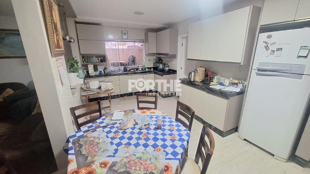 Sobrado em condomínio à venda no FAG: 