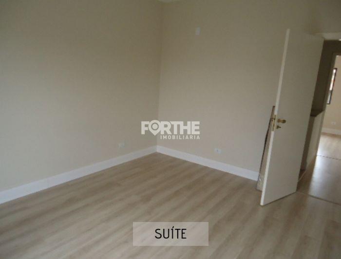 Sobrado em condomínio à venda no Country: