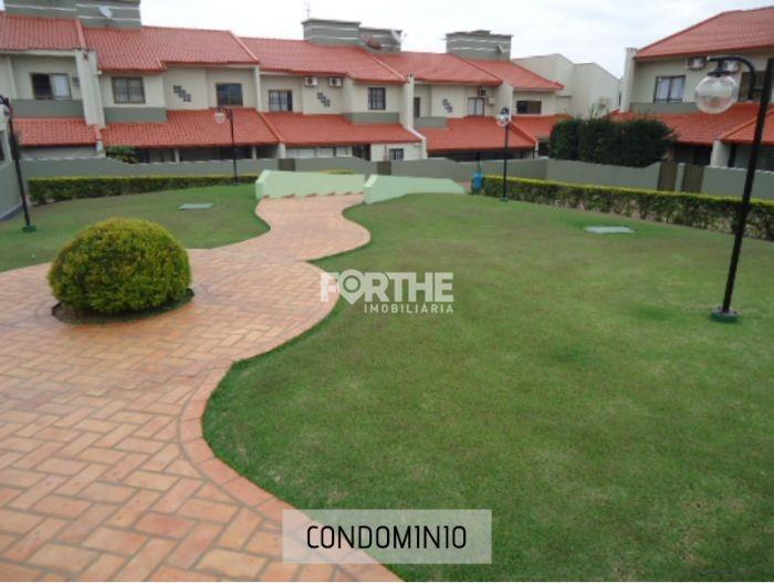 Sobrado em condomínio à venda no Country: