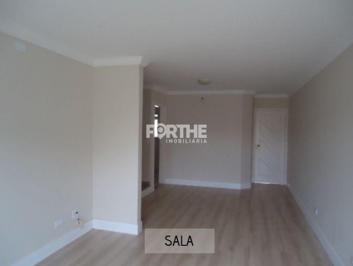 Sobrado em condomínio à venda no Country: