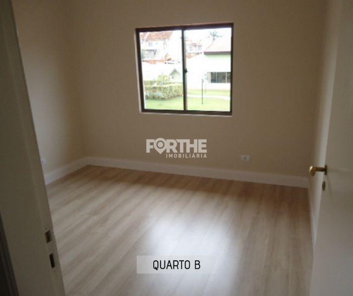 Sobrado em condomínio à venda no Country: