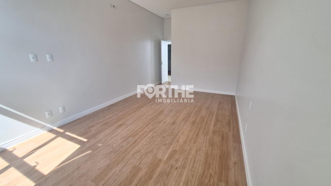 Casa à venda no Recanto Tropical III: 