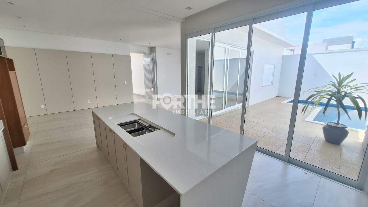 Casa à venda no Recanto Tropical III: 