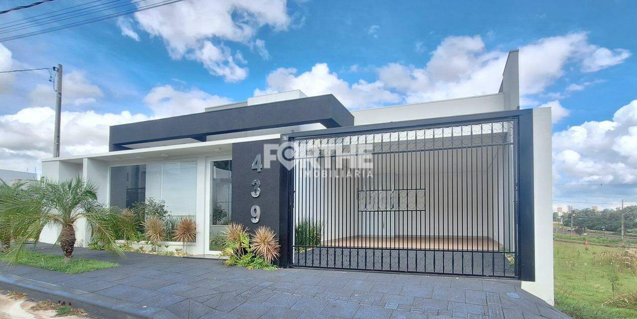 Casa à venda no Recanto Tropical III: 