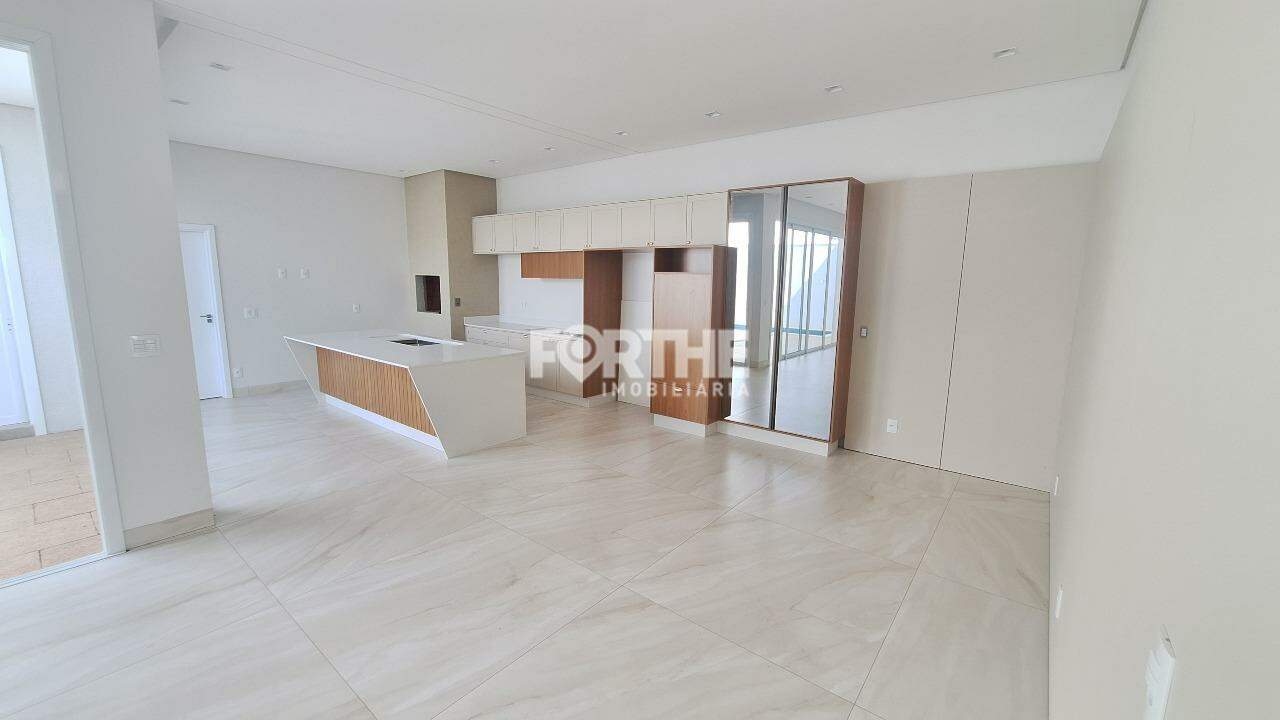 Casa à venda no Recanto Tropical III: 