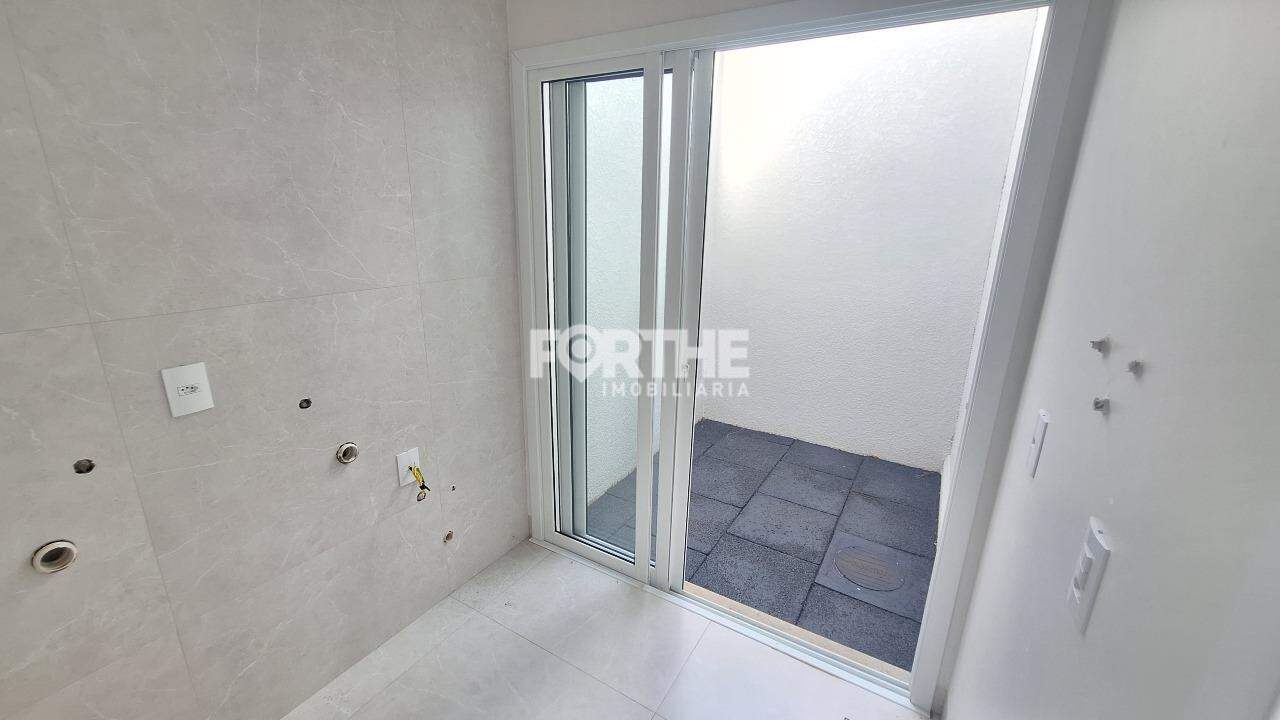 Casa à venda no Recanto Tropical III: 