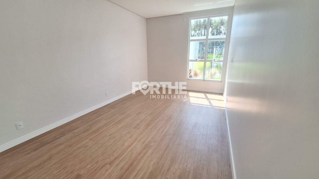 Casa à venda no Recanto Tropical III: 