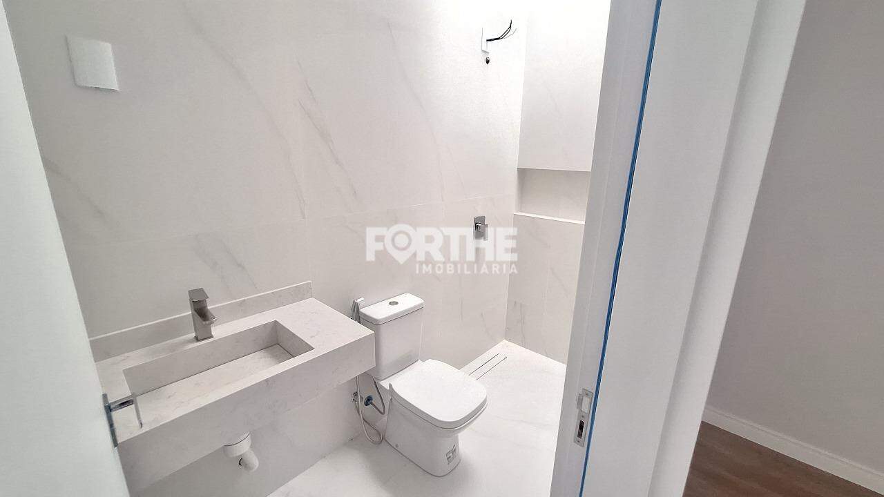 Casa à venda no Recanto Tropical III: 