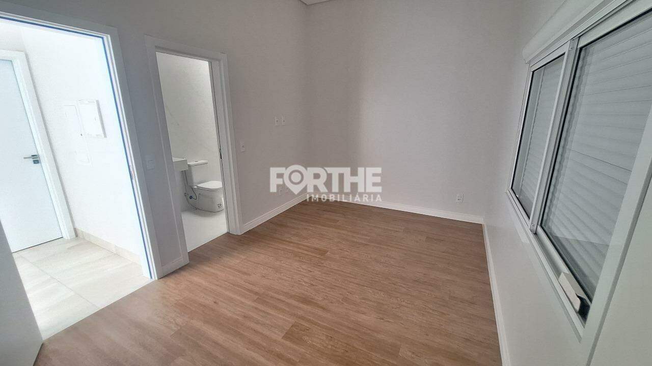 Casa à venda no Recanto Tropical III: 