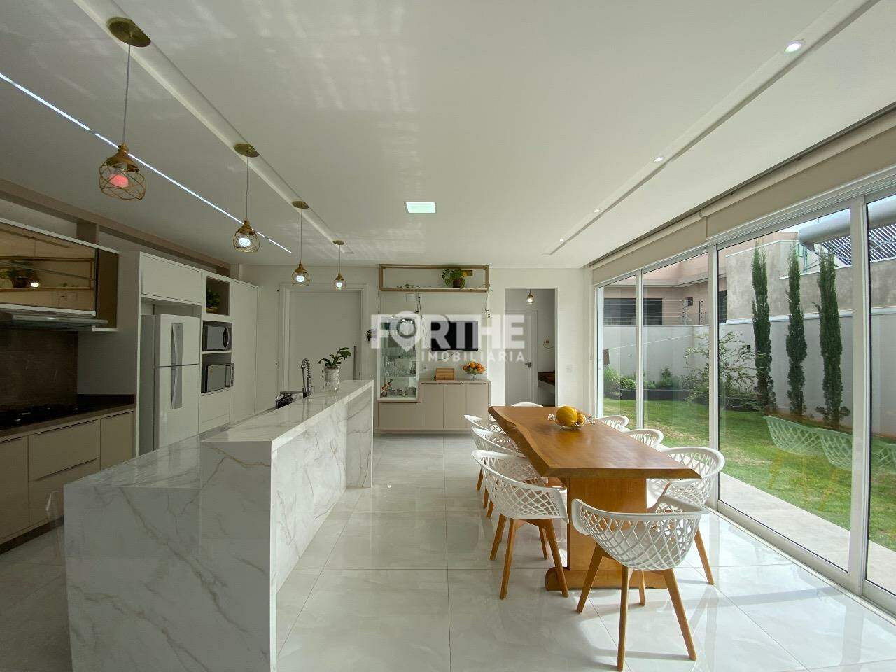 Sobrado 3 Dormitórios Recanto Tropical III 237m²