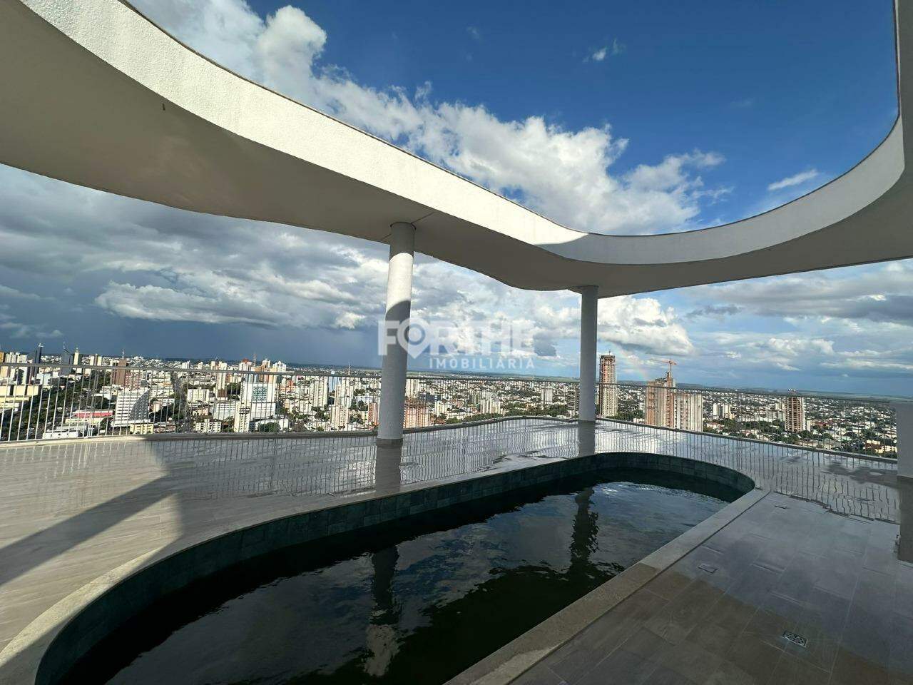 Cobertura à venda no Centro: 