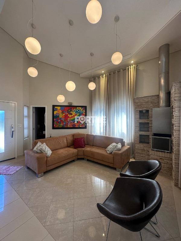 Sobrado em condomínio à venda no Country: 