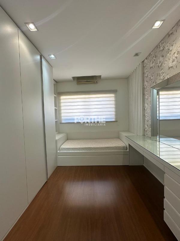 Sobrado em condomínio à venda no Country: 