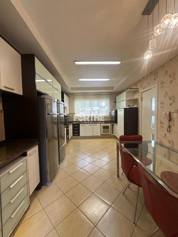 Sobrado em condomínio à venda no Country: 