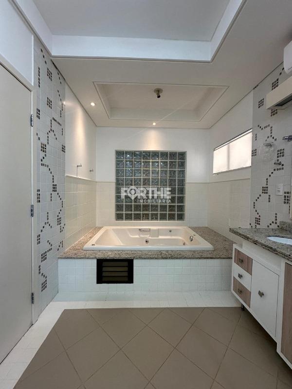 Sobrado em condomínio à venda no Country: 